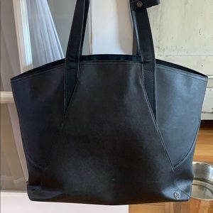 Lululemon tote bag
